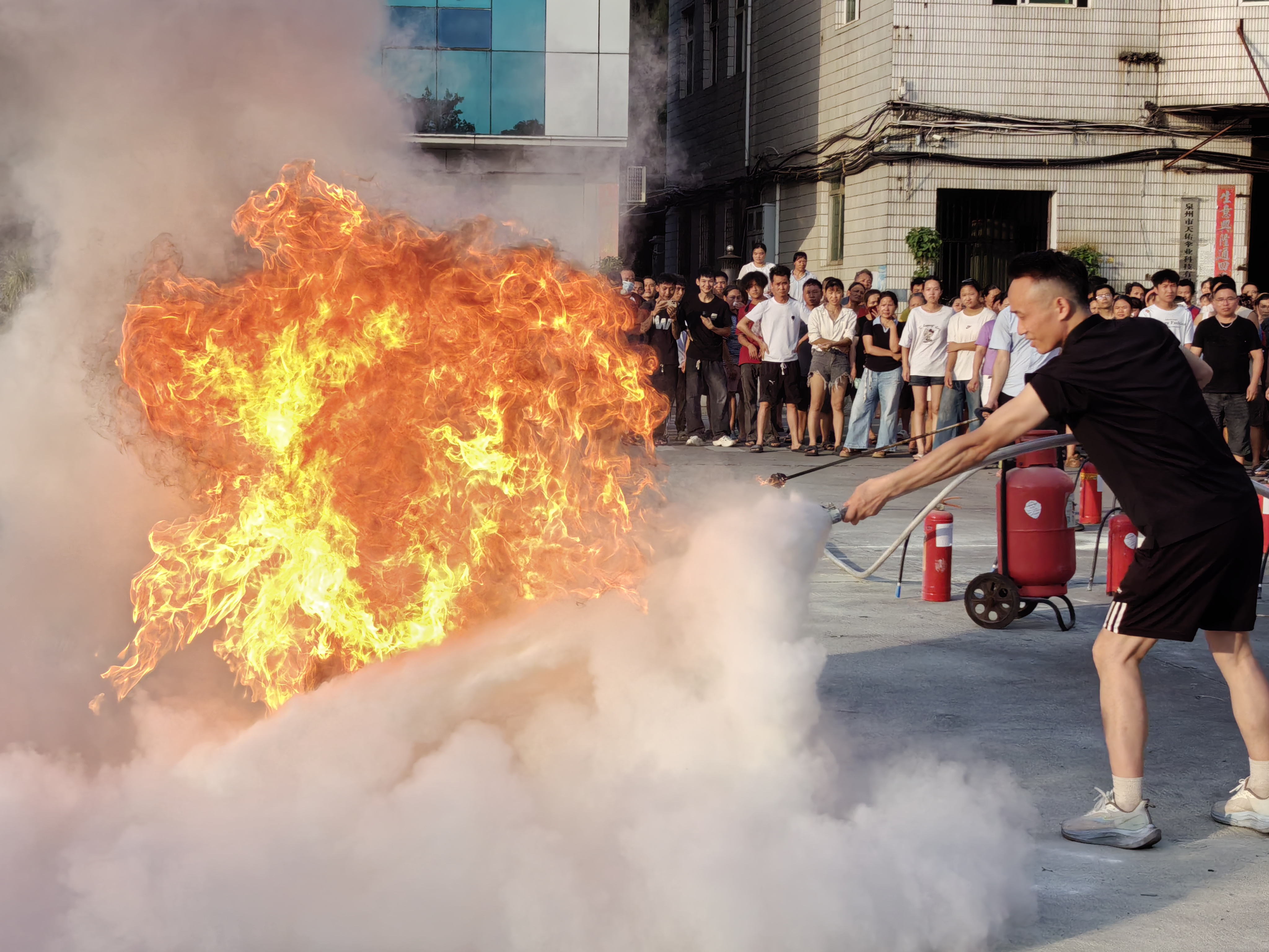 以練筑防，平安護航｜福建優安納傘業大型消防應急演練圓滿開展！